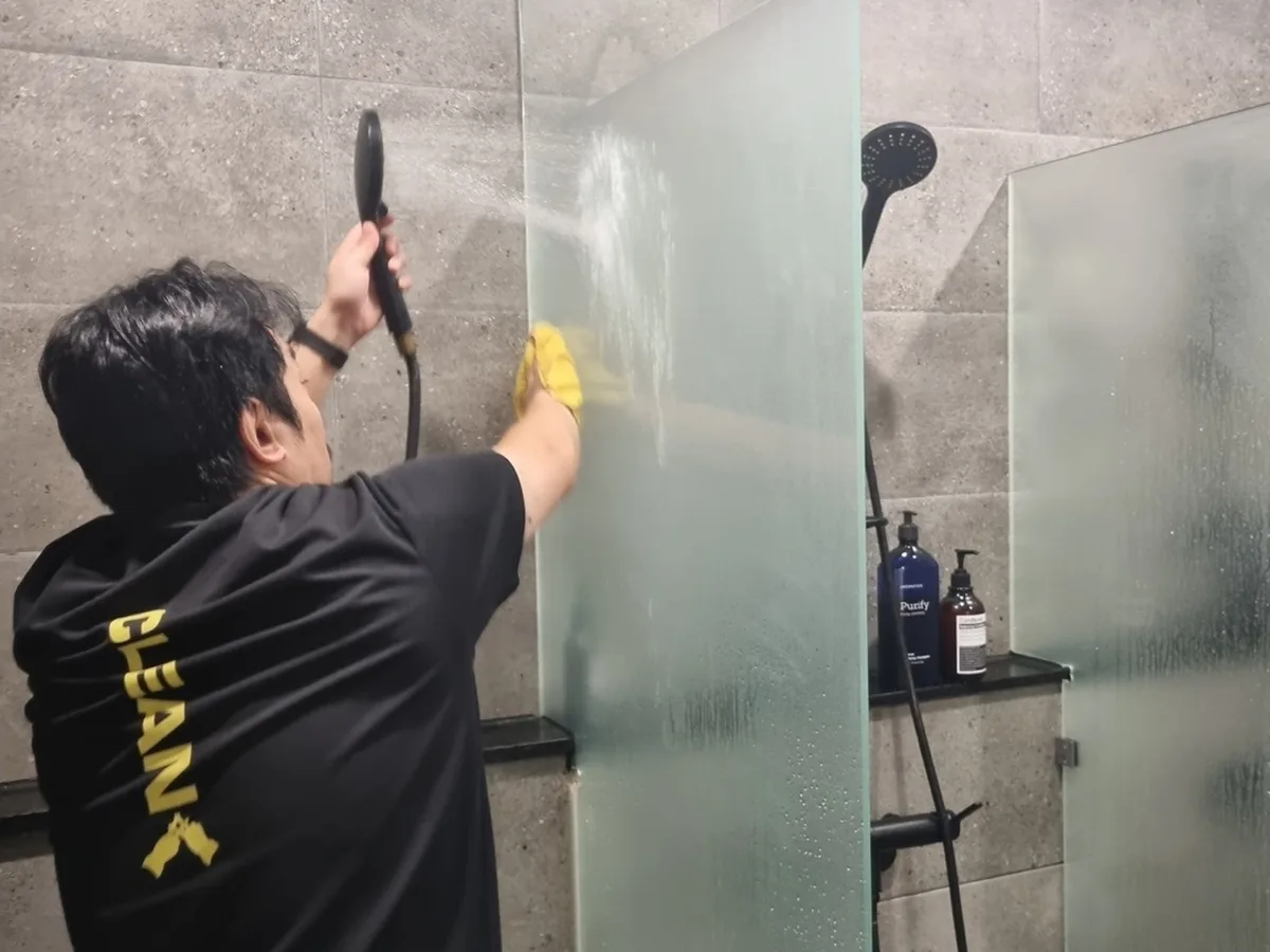 부여군 구룡면 헬스장 복도·대기 동선 야간 위생청소 사례 - 행진크린