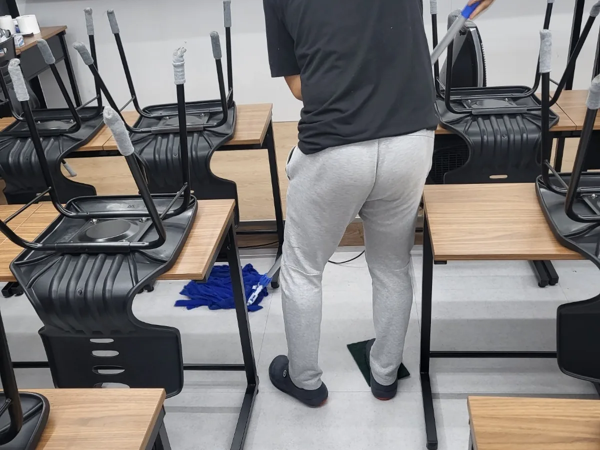 당진시 시곡동 사업장 로비·응접실 바닥 위생청소 사례 - 행진크린